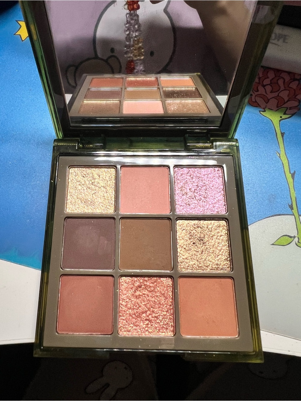 Huda Beauty Khaki haze 9 colour eyeshadow - Picture 2 of 6